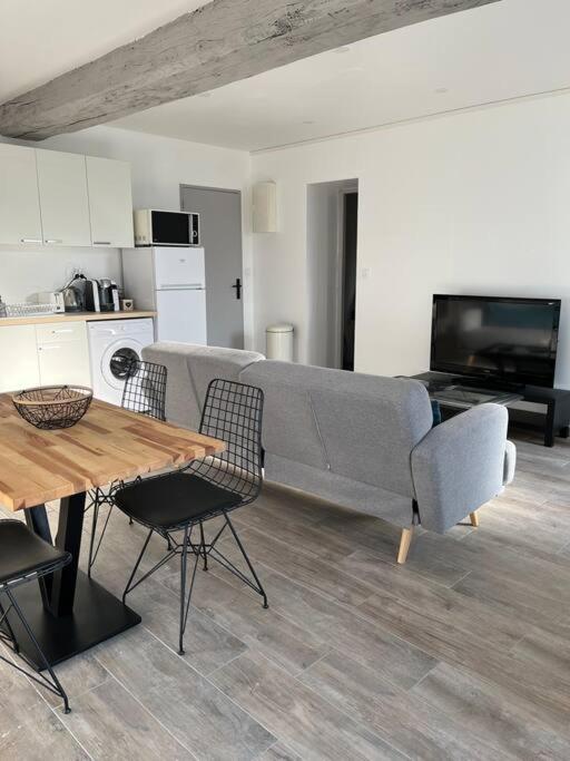 Appartement Centre De Guecelard Luaran gambar