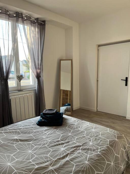 Appartement Centre De Guecelard Luaran gambar