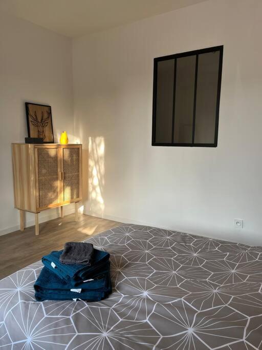 Appartement Centre De Guecelard Luaran gambar